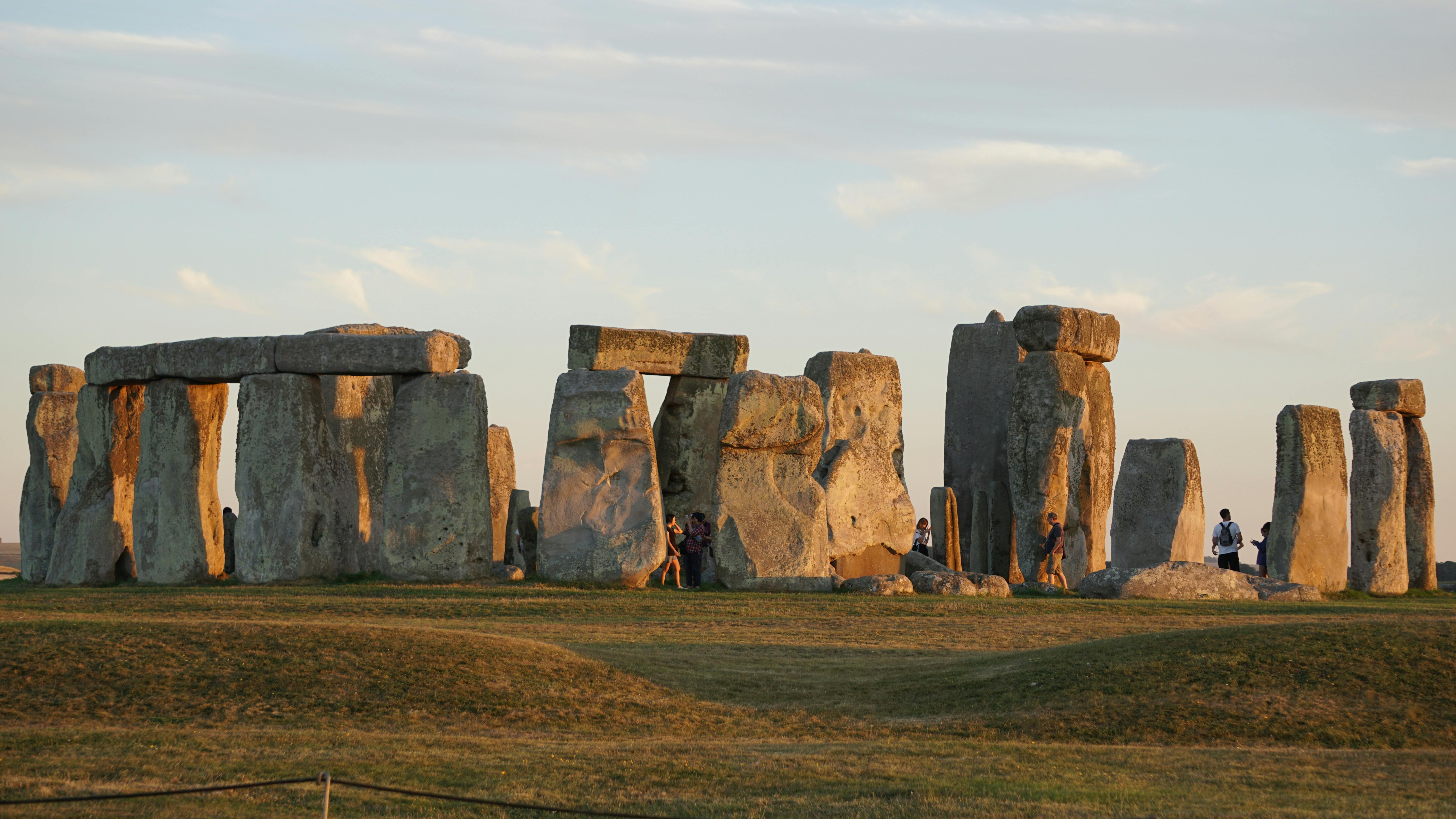 UK Destinations Guide Stonehenge